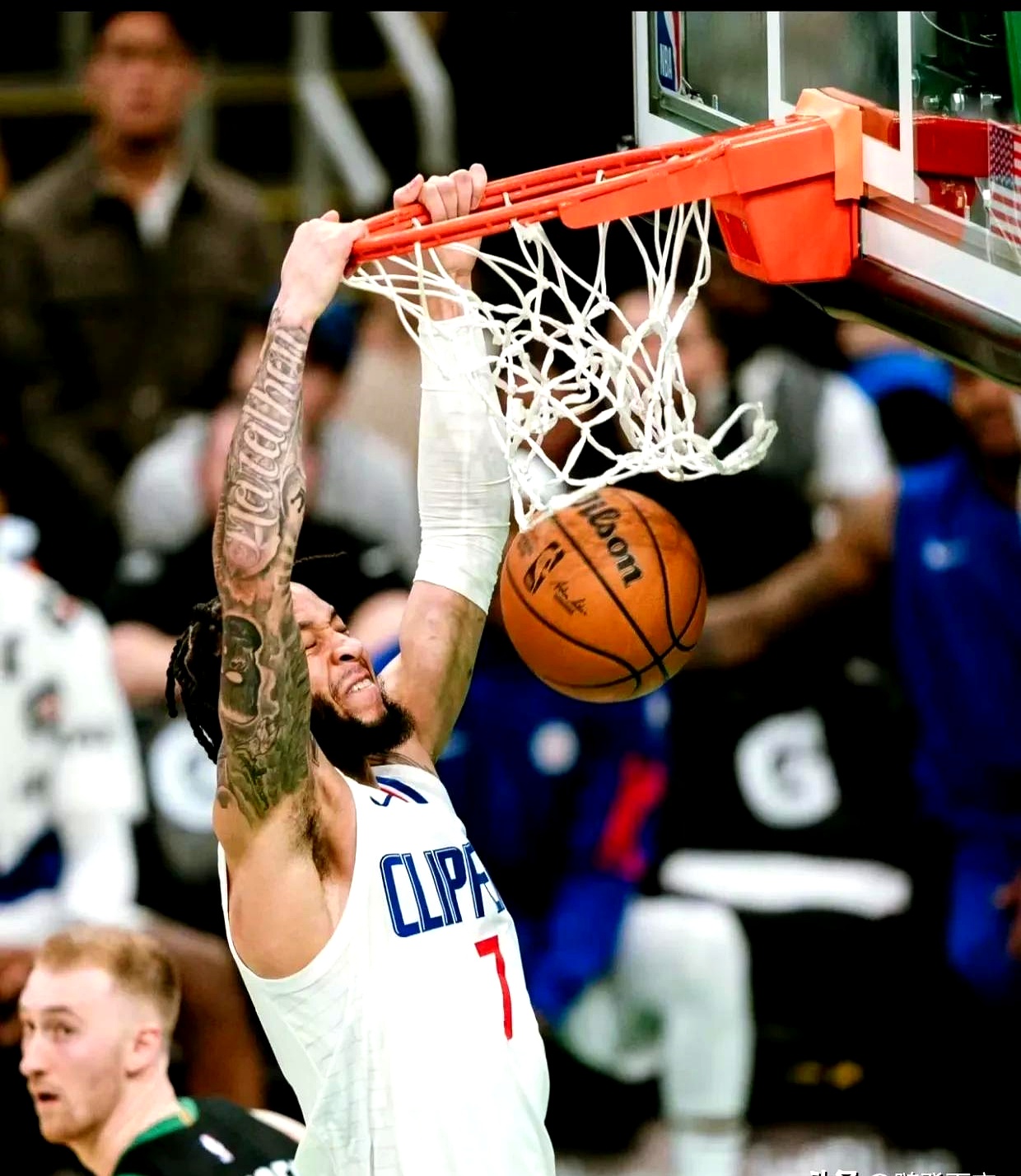 kaiyun官方平台 - 集结日体能课后，洛杉矶快船手感冰凉备战意甲，悬念犹存，阵容厚度经受考验