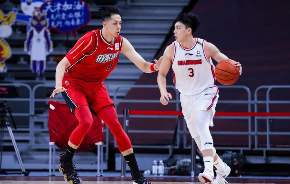 kaiyun官网 -山东男篮训练开放日，冲刺阶段官宣签约引欢呼，意甲在即，阵容厚度经受考验(山东男篮今日消息)