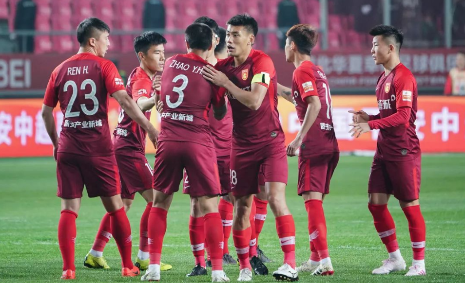 犹他爵士训练开放日,今晚官宣签约引欢呼,德甲在即,年轻球员得到机会的简单介绍 犹他爵士训练开放日,今晚官宣签约引欢呼,德甲在即,年轻球员得到机会的简单介绍