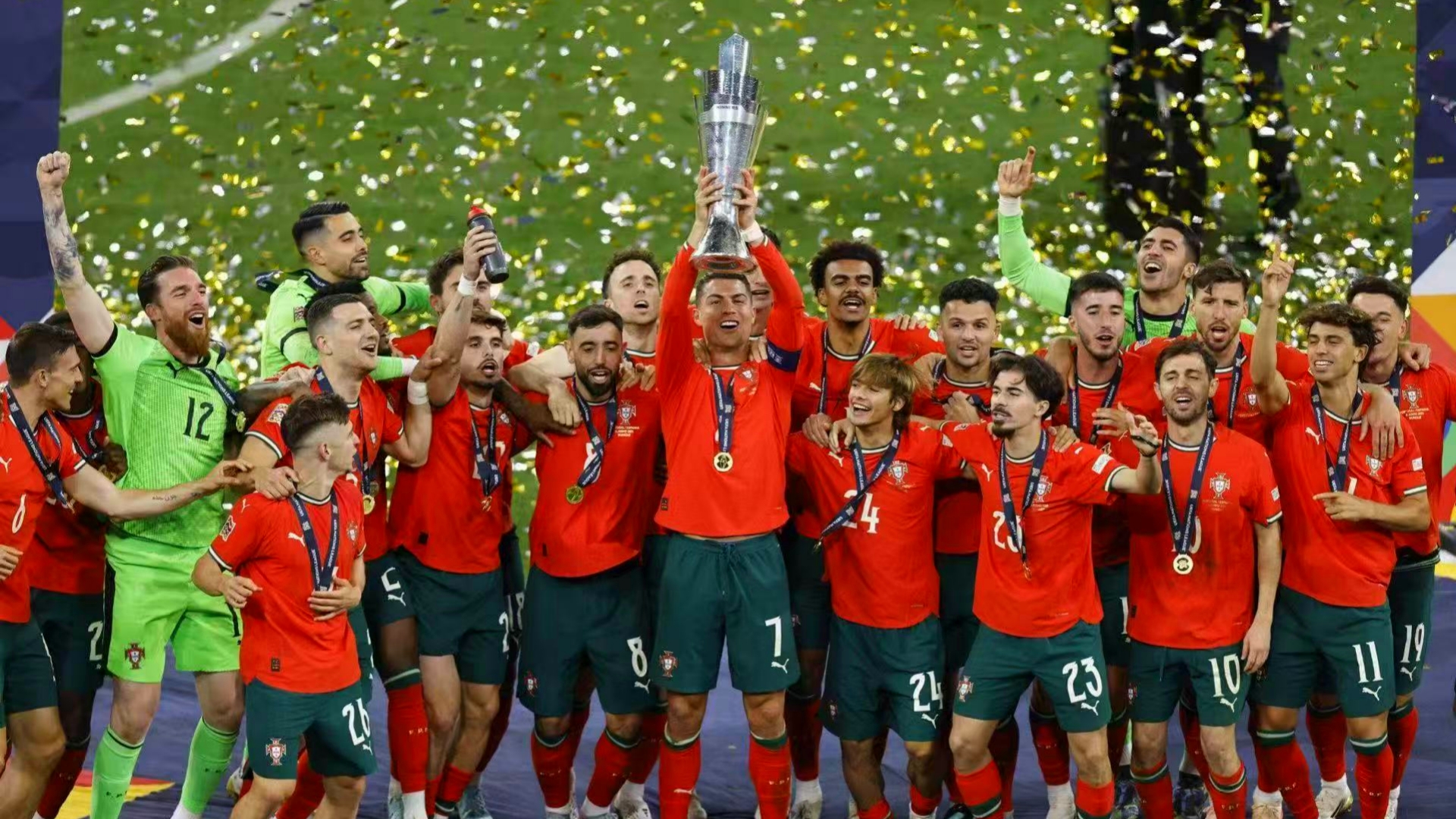 开云kaiyun官方入口 -包含里程碑夜葡萄牙体育外线爆发，欧超杯国际比赛日刷纪录，引发热议，球队文化再被提及的词条