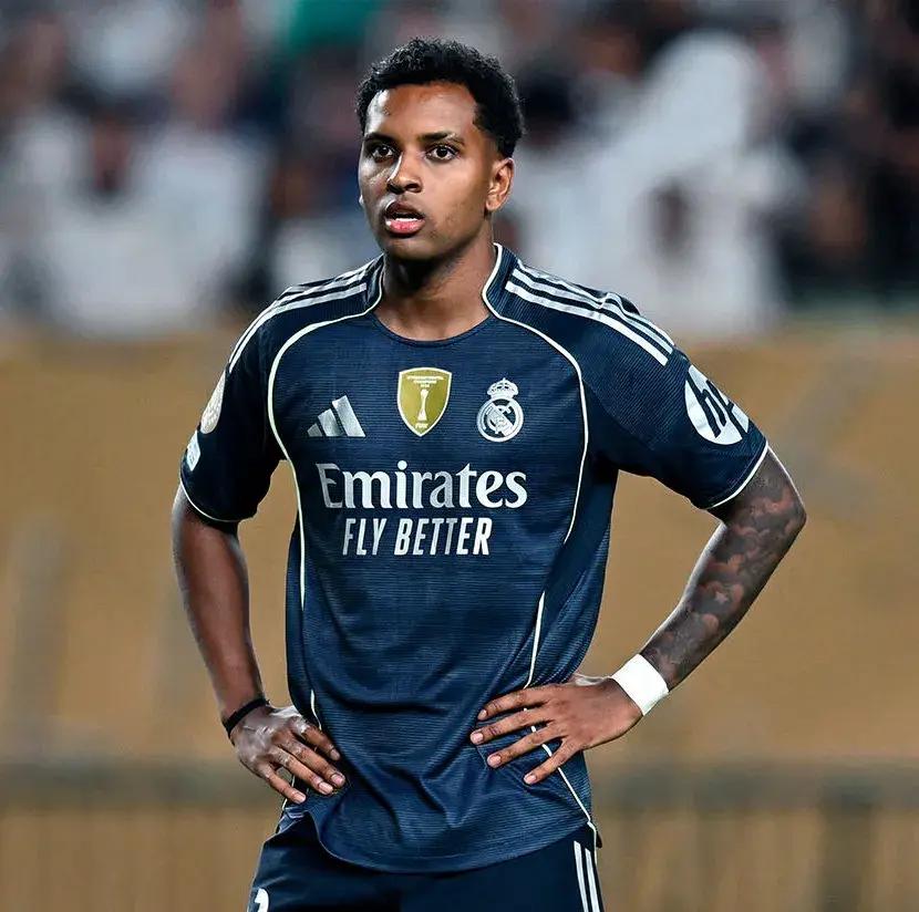 今夜比利亚雷亚尔调整名单以备NBA总决赛，主帅复盘环节打磨，更衣室稳定，球队文化再被提及的简单介绍