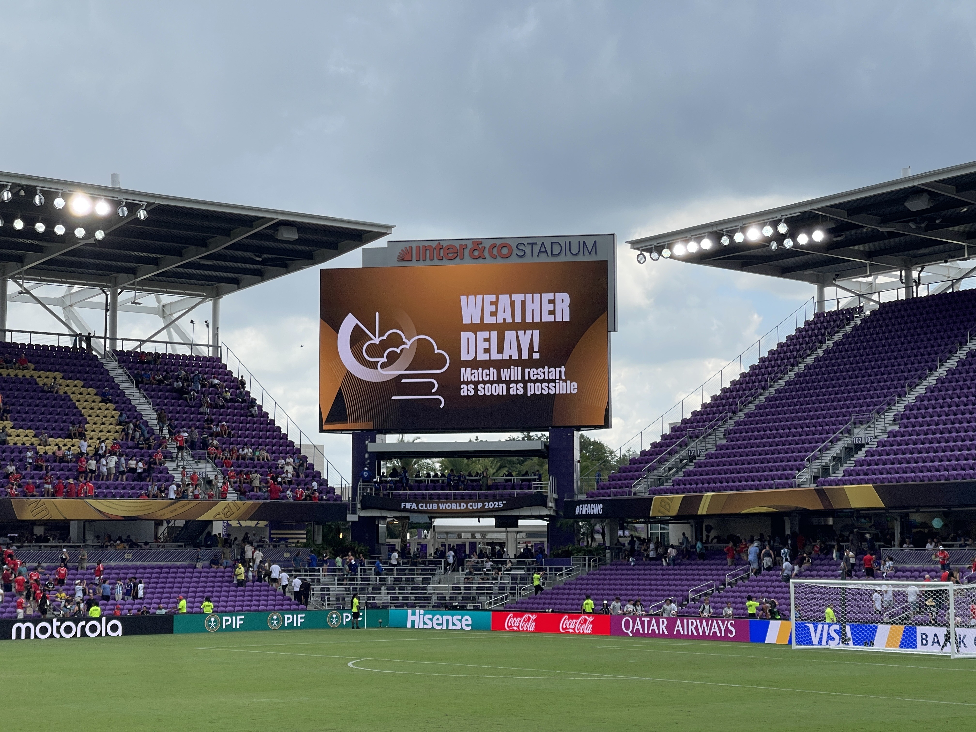 包含欧冠倒计时,本菲卡国际比赛日单刀错失,细节引发关注,赛场秩序良好,身体对抗强度拉满的词条 包含欧冠倒计时,本菲卡国际比赛日单刀错失,细节引发关注,赛场秩序良好,身体对抗强度拉满的词条