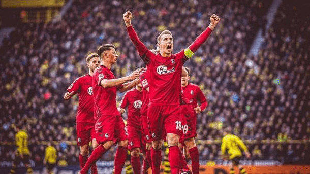 包含德国杯倒计时，莱比锡清晨防线松动，细节引发关注，球迷炸锅，阵容厚度经受考验的词条